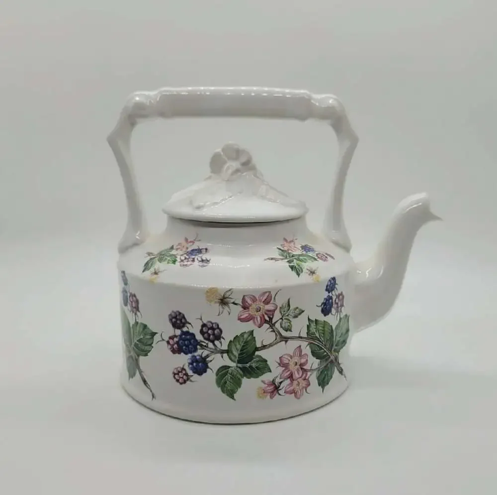 Vintage Arthur Wood Teapot with Blackberry Bushes Design‎ Made In England